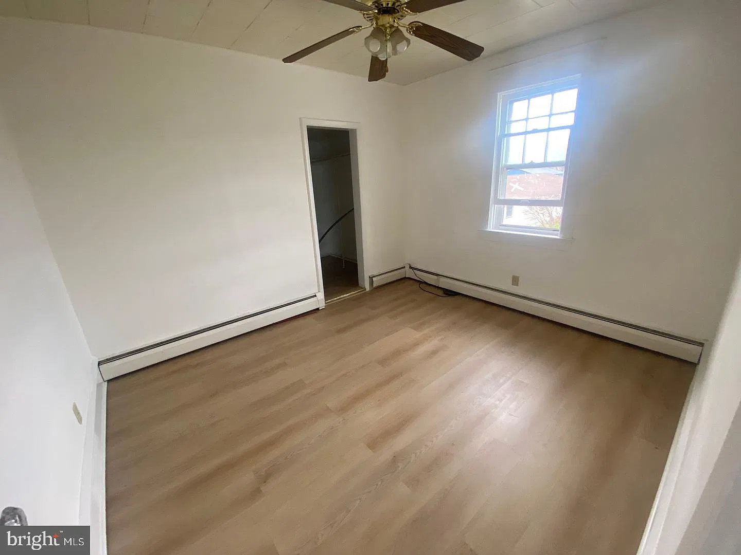 1 bed, 1.0 bath, 800 sqft, $995 — Photo 1