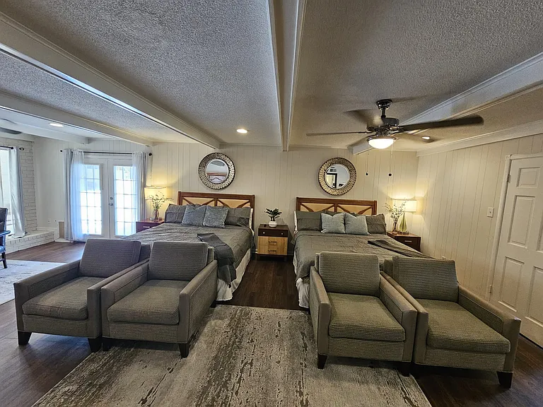 2200 Montego Dr — Photo 36
