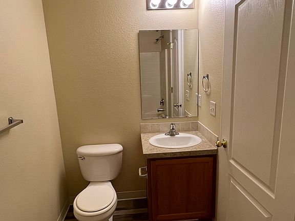 Downstairs full bath