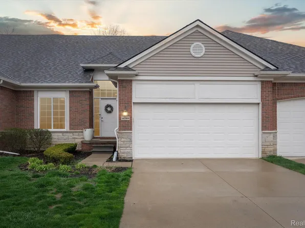 14789 N Park Dr, Shelby Township, MI 48315