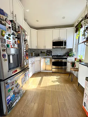 Rented by Safdie Realty Group | media 20