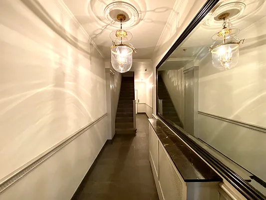 Rented by R New York | media 16