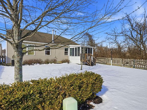 5th image of 670 Redwood Valley Dr