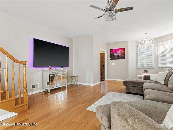 2nd image of 27 Marscher Pl