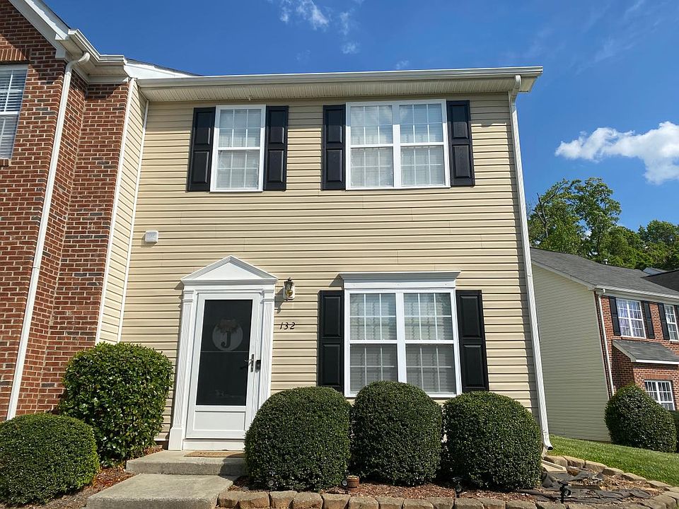 1st image of 132 Queensberry Ct