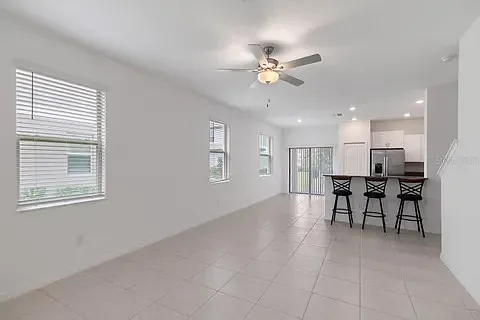 8305 Crescent Oaks Dr — Photo 2