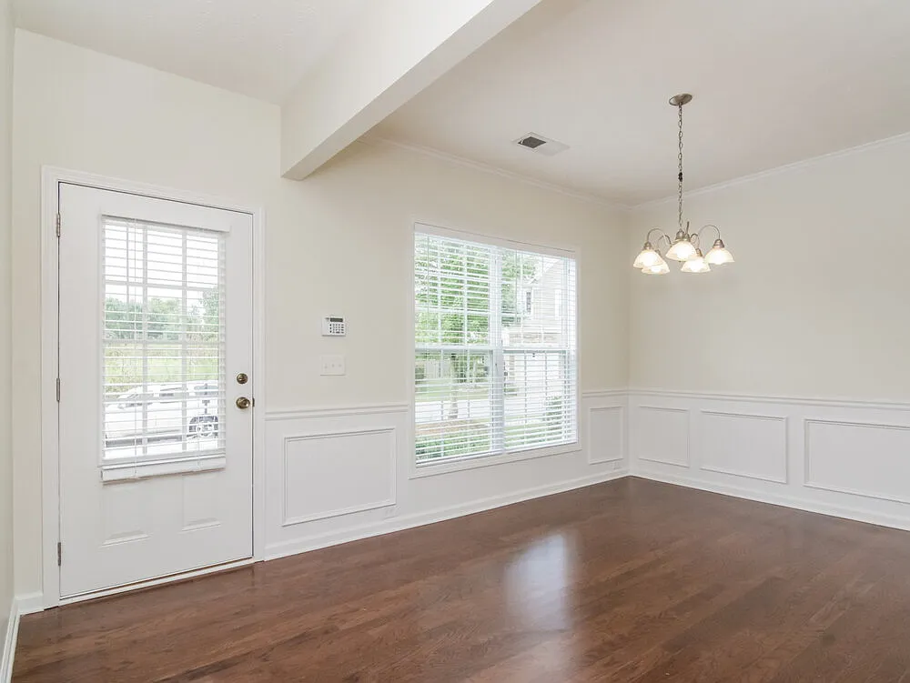 Building Photo - 815 Forsythia Way