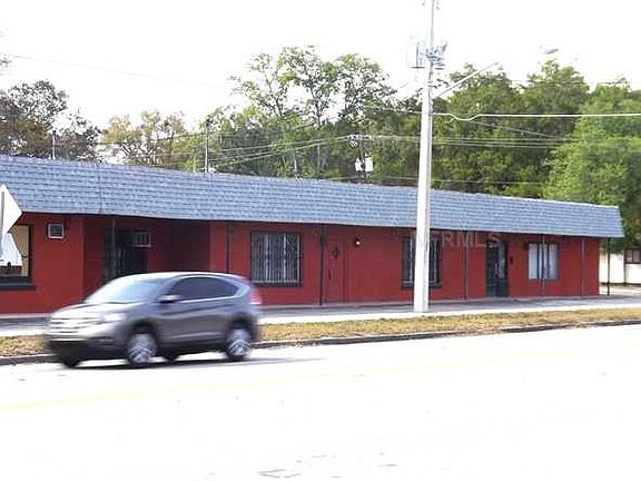 4th image of 2700 S Sanford Ave