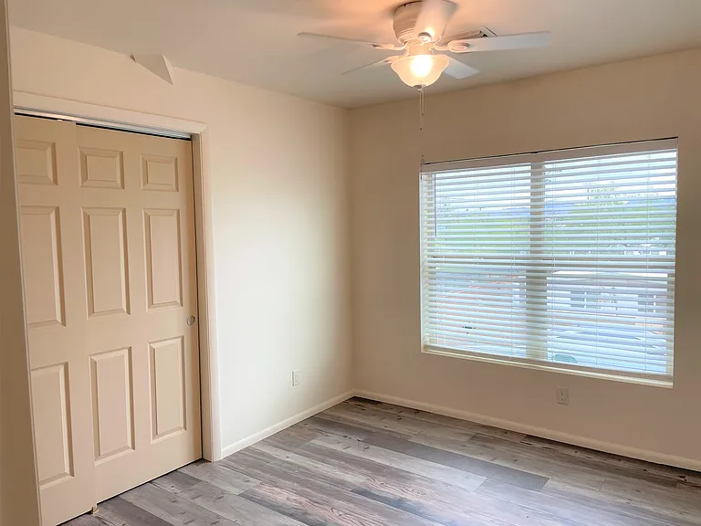2545 E Spring St #1 — Photo 12