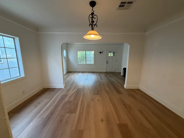 200 Westmont Dr — Photo 4