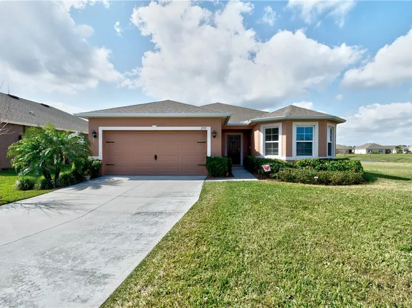 2711 Hanover St SW, Vero Beach, FL 32968