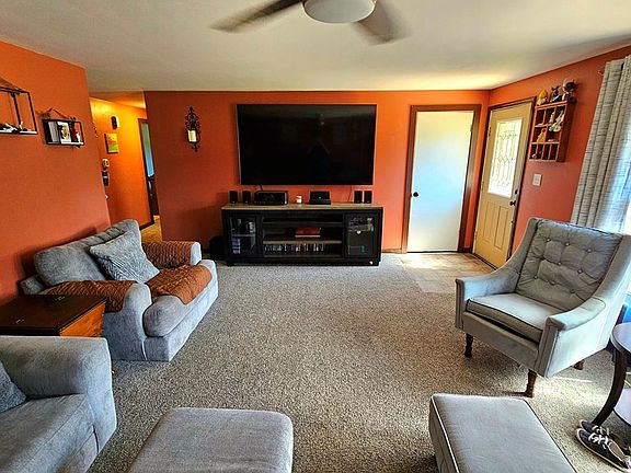 5th image of 951 Dresden Dr