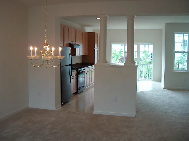 8425 Charmed Days — Photo 2