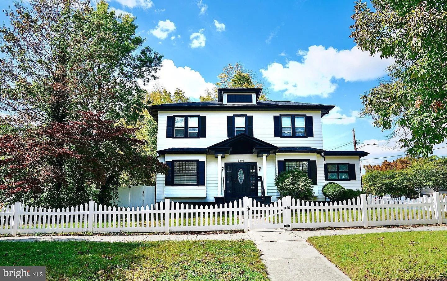 300 S East Ave photo 1