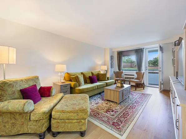 5700 Arlington Ave APT 1C, Bronx, NY 10471