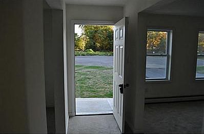 4th image of 26 Suburban Ct