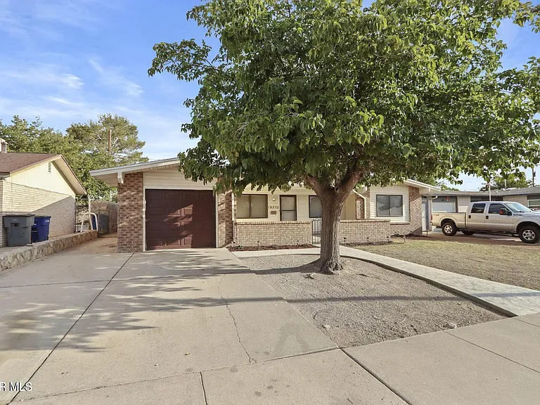 10222 Dunbarton Dr — Photo 2