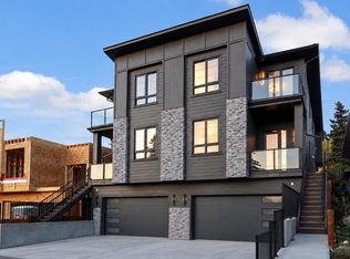 4614 SW 22nd Ave NW, Calgary, AB T3B 0Y4