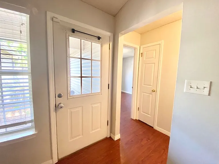 164 Wright Cir — Photo 3