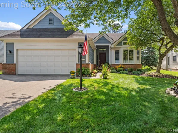 47543 Arbor Trl, Northville, MI 48168