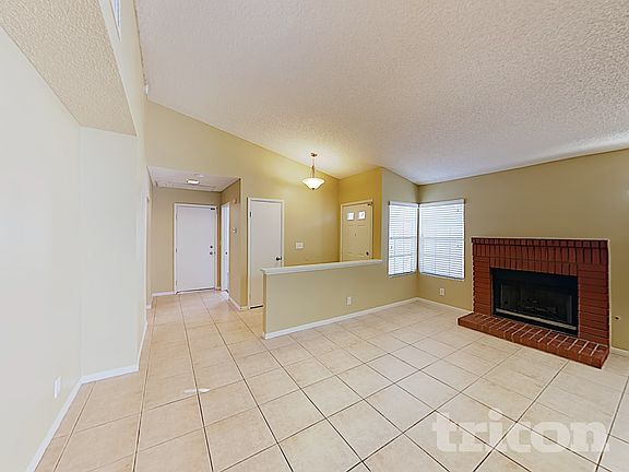 3rd image of 625 Freeburg Pl