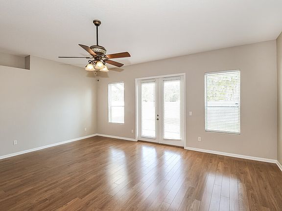 3rd image of 15865 Twin Creek Dr