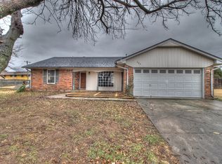 204 Shadybrook Pl, Midwest City, OK 73110