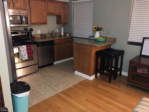 Kitchen Island-Bar