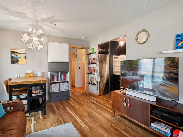 2130 Ridge Dr APT 11, Saint Louis Park, MN 55416