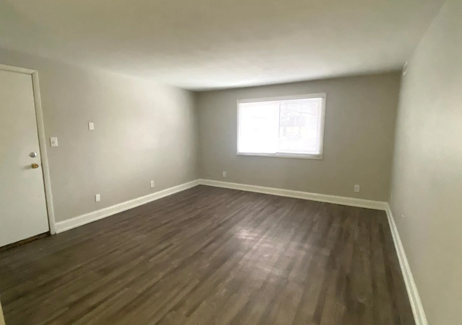 Peoria Flats Two — Photo 4