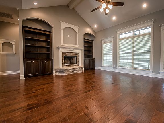 5th image of 4681 San Saba Dr