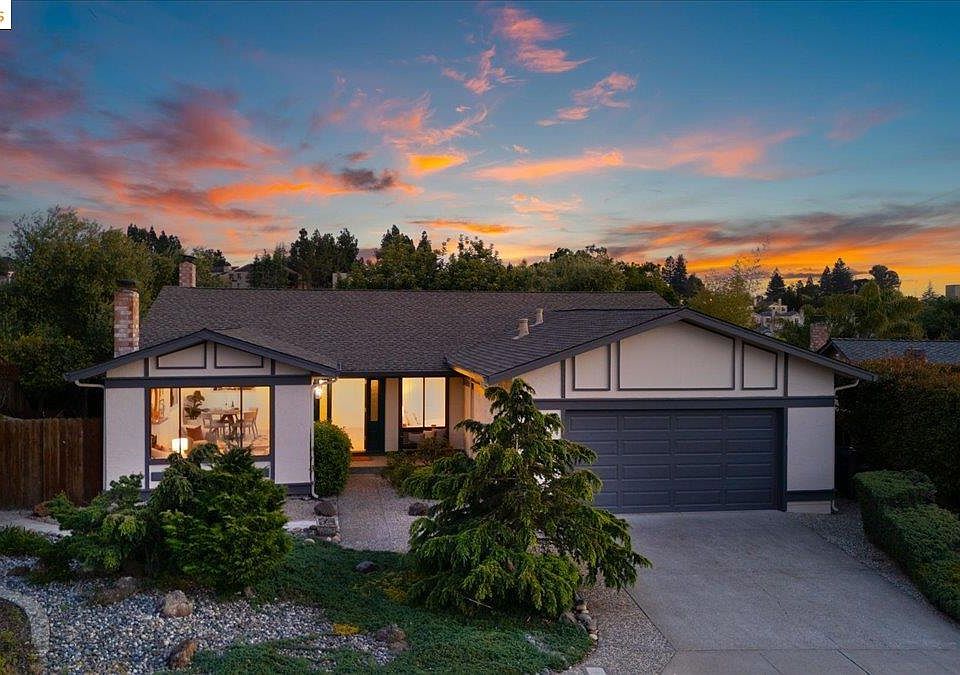 1st image of 2537 Carisbrook Ct