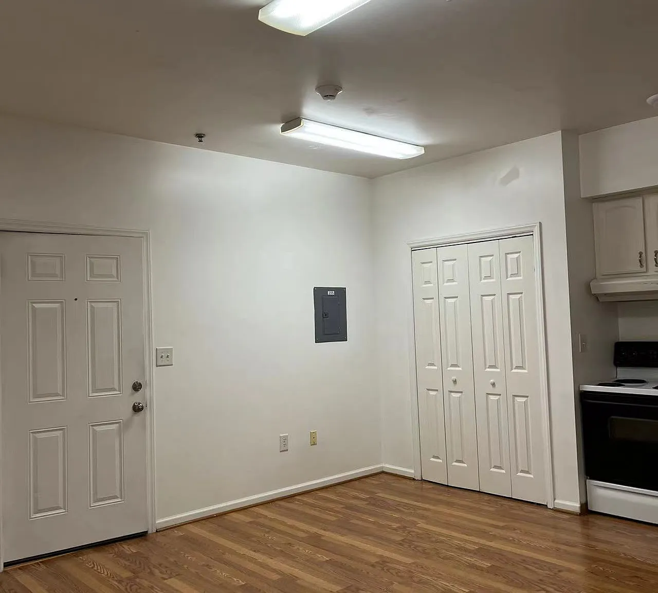 115 N Merritt Mill Rd — Photo 3