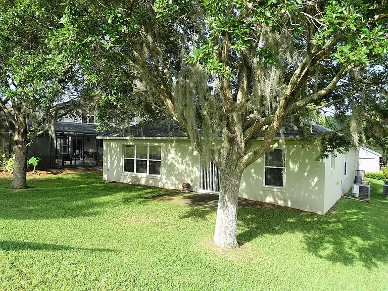 1219 Greenley Ave — Photo 4
