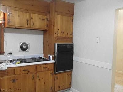 2nd image of 3416 Glen Arden Rd