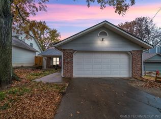 2010 Charlestown Cir, Claremore, OK 74017