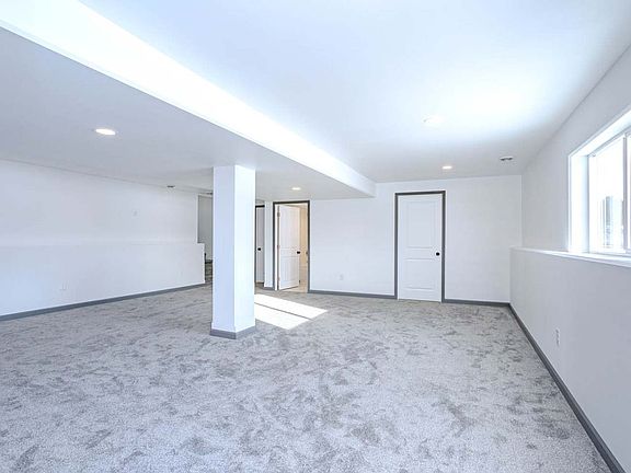 4th image of 604B Eugene St