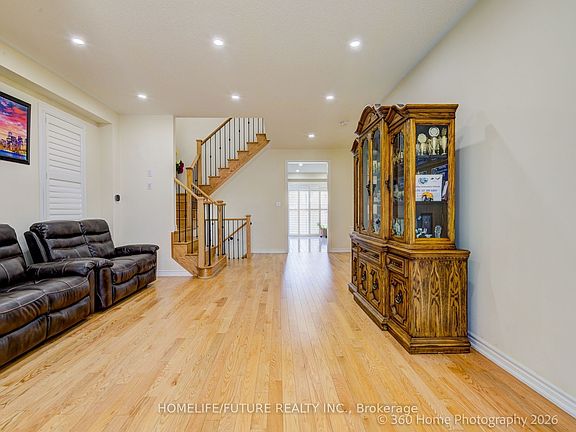 5th image of 42 Samuel Cres