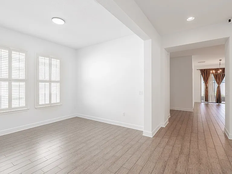 10667 Cardera Dr — Photo 43