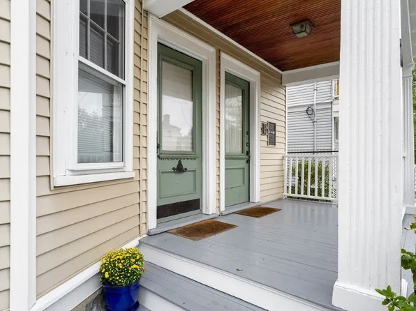 29 Gartland St #2, Jamaica Plain, MA 02130