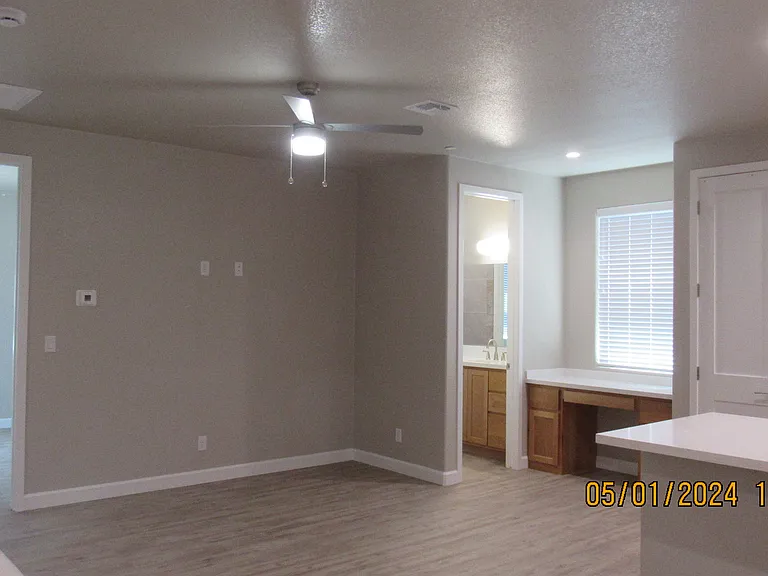 1045 Melrose Dr — Photo 2