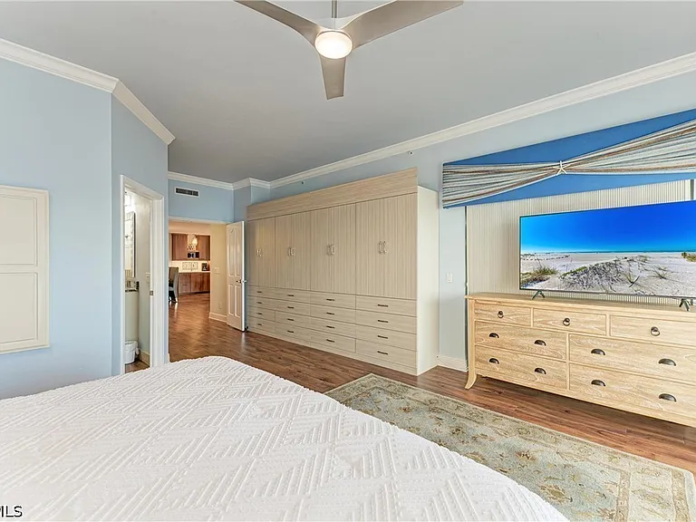 14813 Laguna Dr #401 — Photo 29