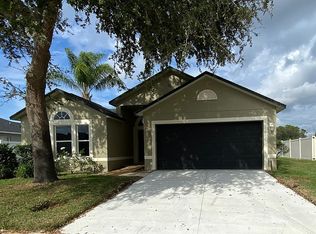 298 Velveteen Pl, Chuluota, FL 32766