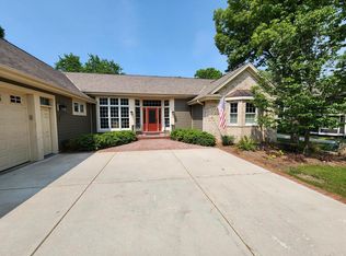 695 Elm Grove Rd, Elm Grove, WI 53122