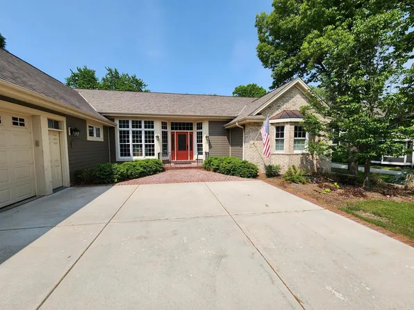 695 Elm Grove ROAD, Elm Grove, WI 53122