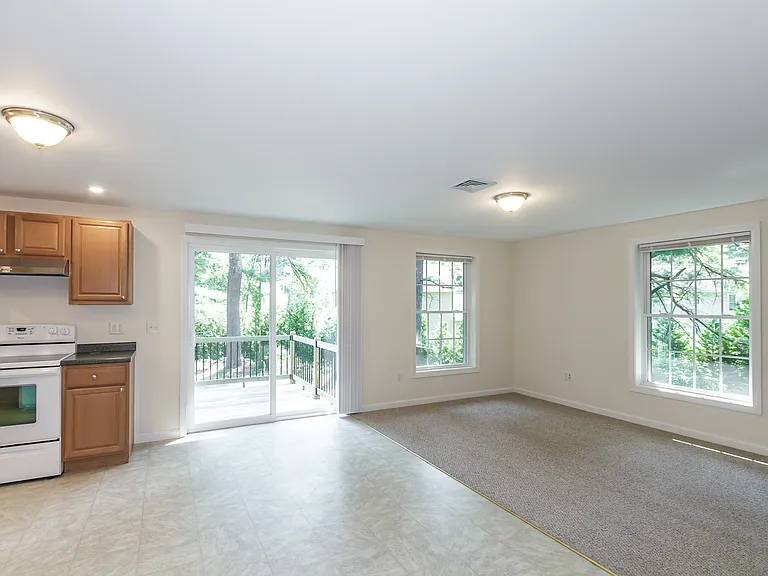 4 Jessica Ln #4A — Photo 21