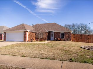 1701 N Valor, Siloam Springs, AR 72761