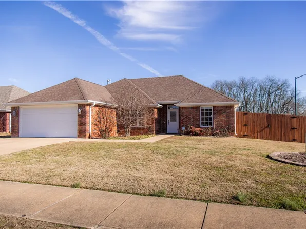 1701 N Valor, Siloam Springs, AR 72761