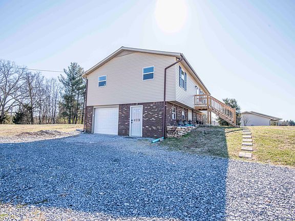 3rd image of 7167 Cedar Hill Rd