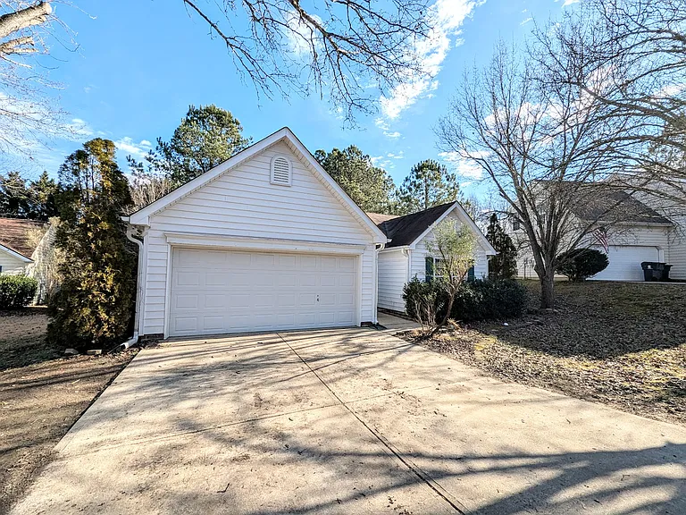 111 Gables Gate Ct — Photo 1